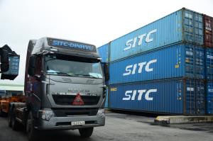Hàng container qua cảng biển Việt Nam tăng mạnh 2 con số
